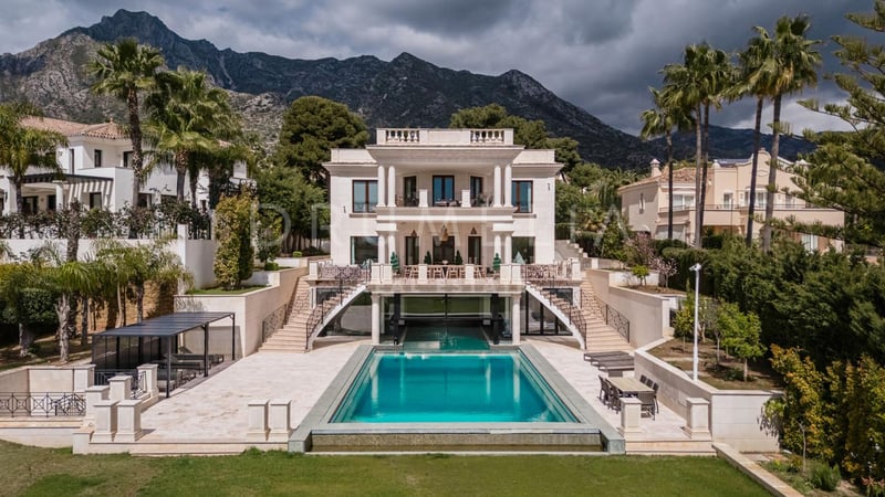 Villa in Marbella - view 1