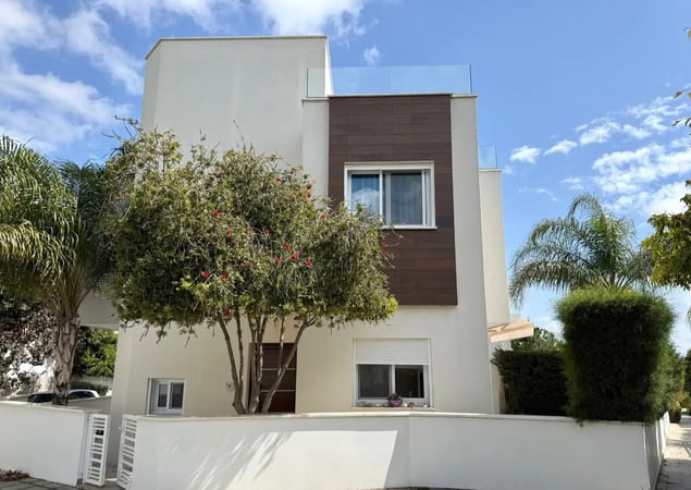 House in Mouttagiaka - view 1