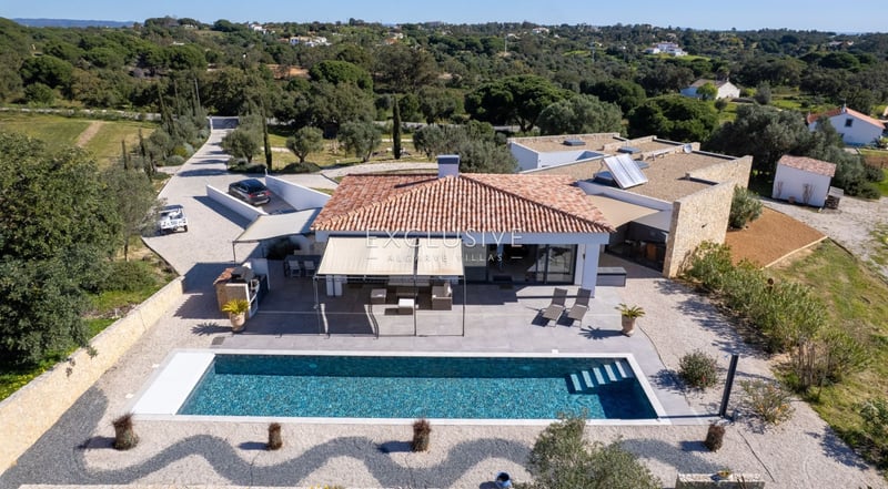 House in Lagoa - view 1