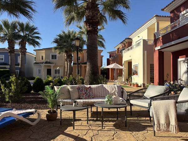 Villa in Lo Mendigo - view 1