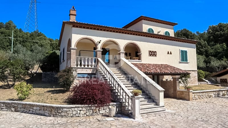 House in Guardea - view 1