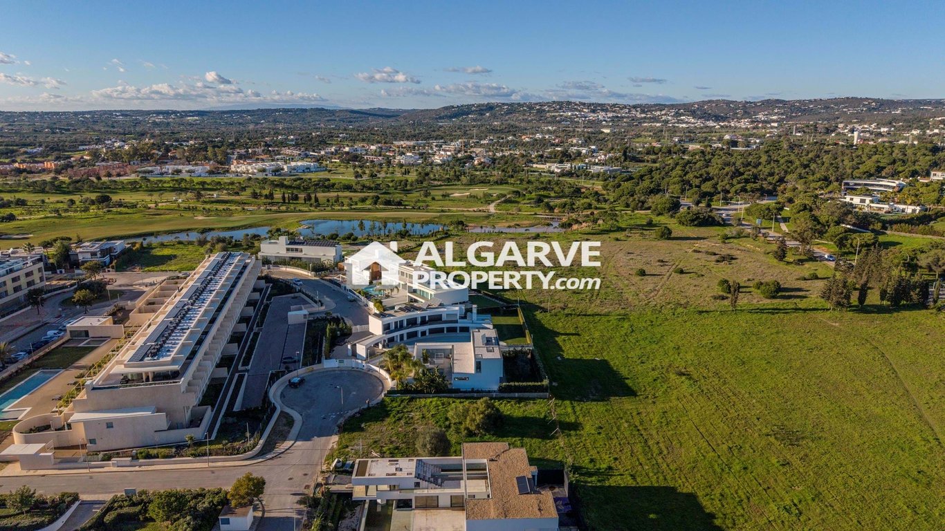 Land in Vilamoura - Image 3