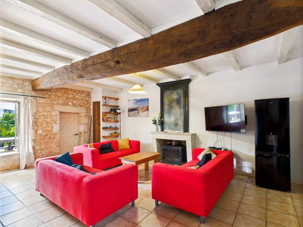 House in Saint-Just-Luzac - Image 3