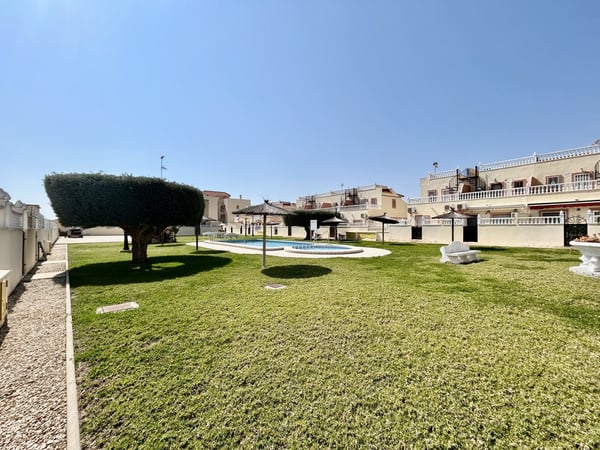 House in La Zenia - view 1
