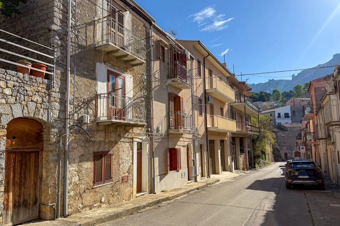 House in Gratteri - Image 3