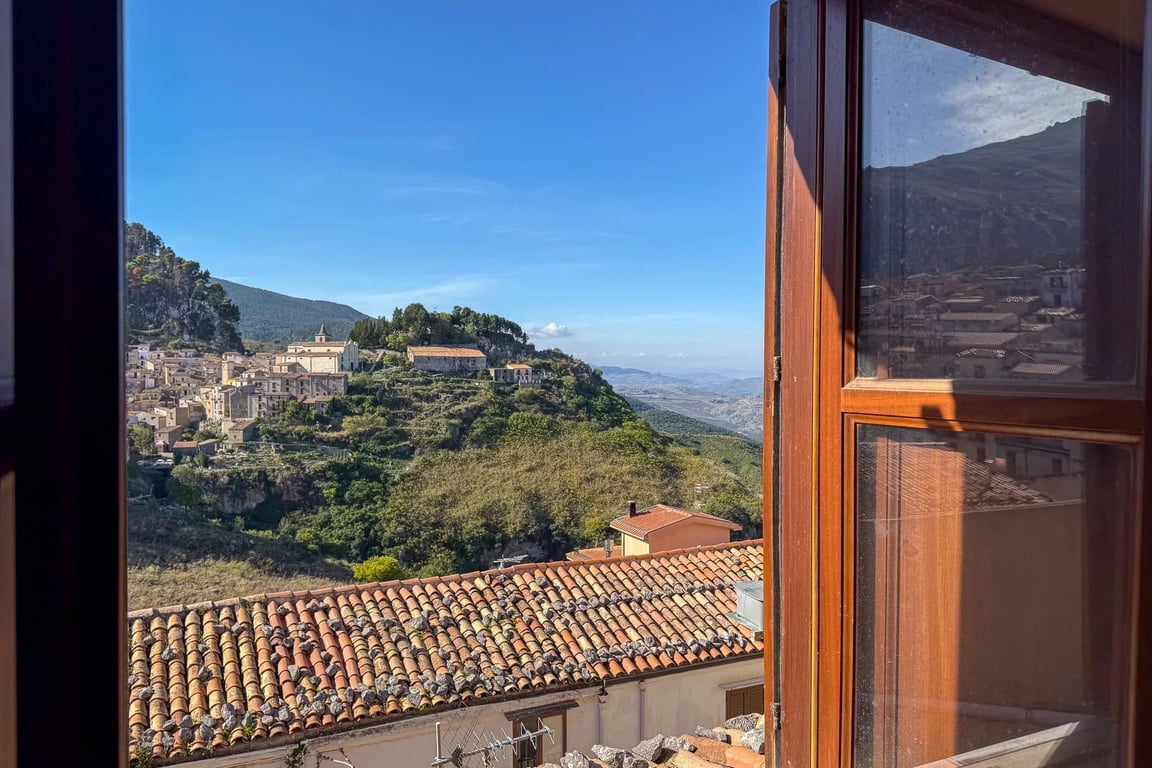 House in Gratteri - Image 2