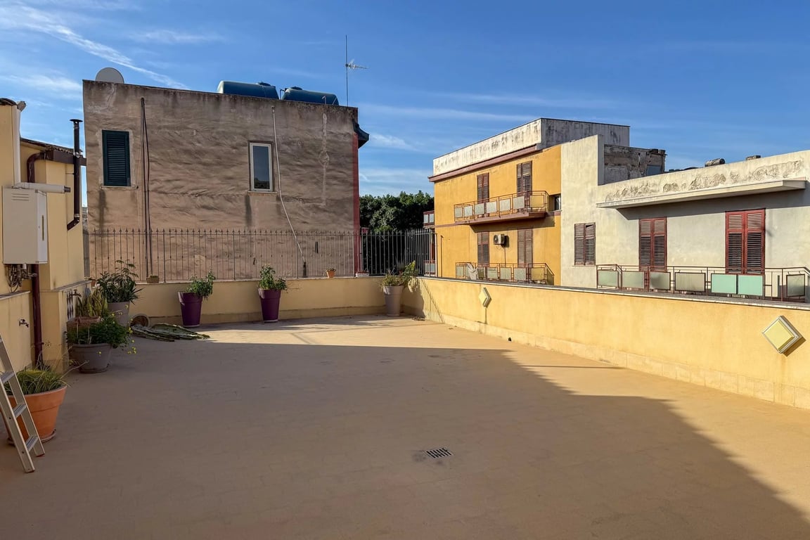 Apartment in Bagheria - Image 2