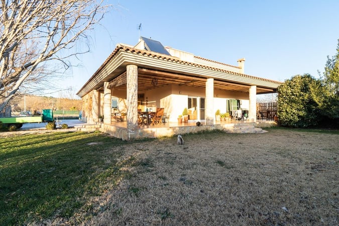 Chalet in Mairena - view 1