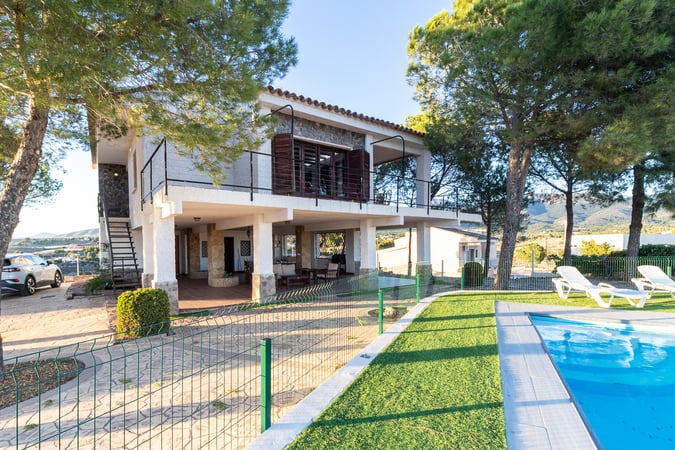 Chalet in Aledo - view 1