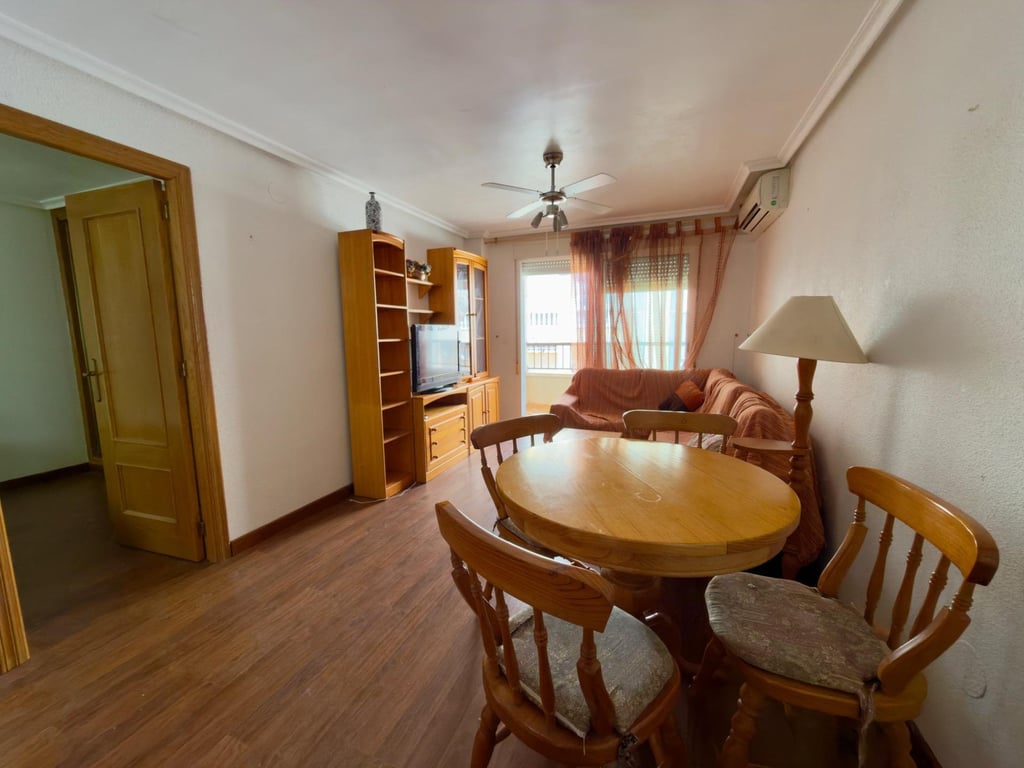 Apartment in Torrevieja - Image 2