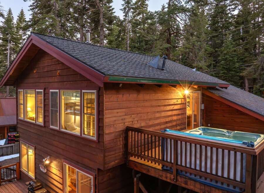 House in Tahoma - Image 3