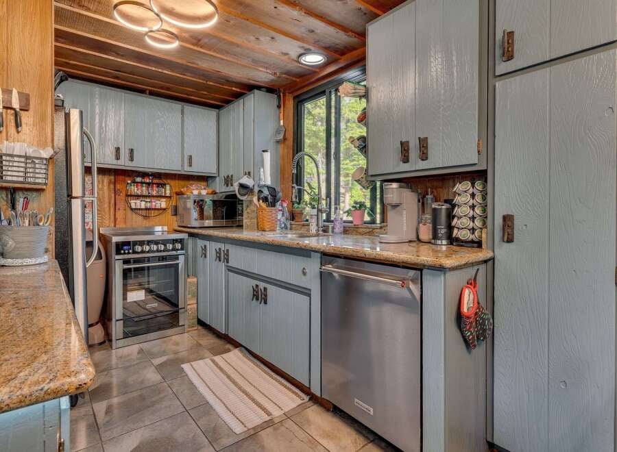 House in Pine Land - Image 3