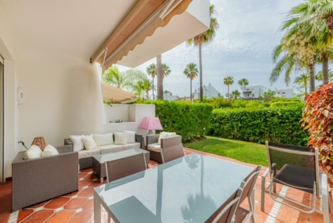 House in Estepona - view 1