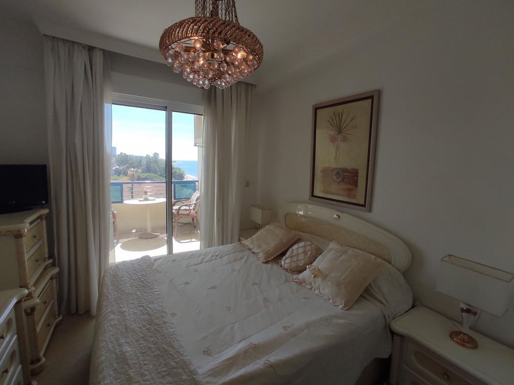 Apartment in Marbella - Image 3
