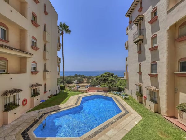 Apartment in Estepona - view 1
