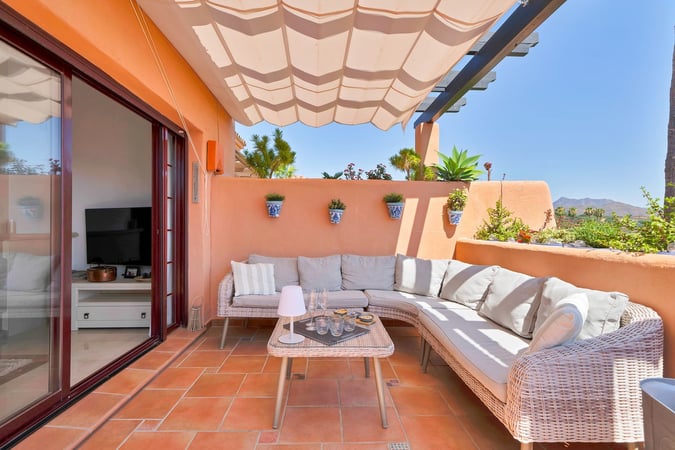 Apartment in Elviria - view 1