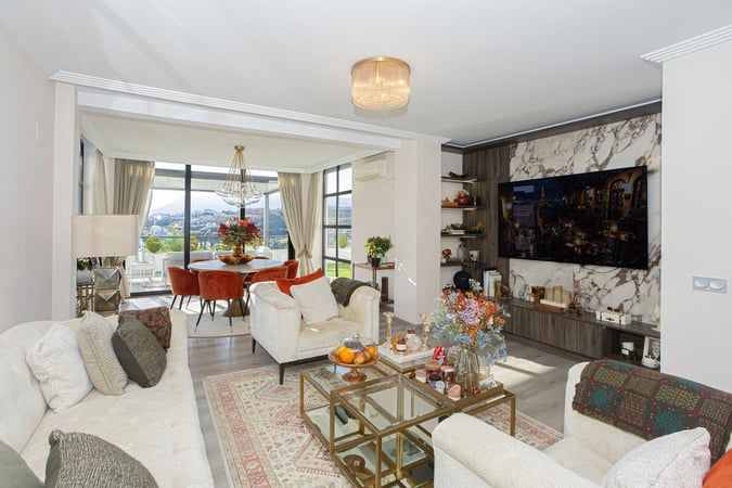 Apartment in Benahavis - view 1