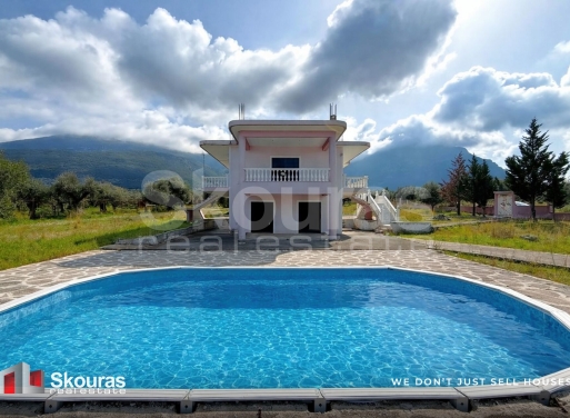 House in Kyparissia - view 1