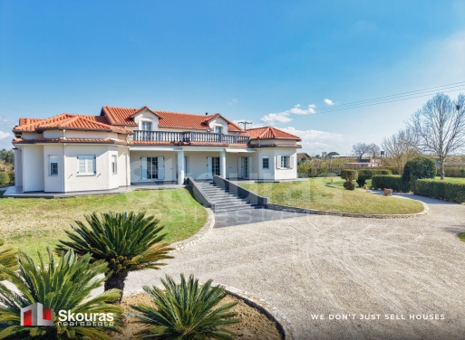 House in Vartholomio - view 1