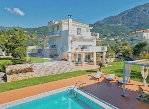 Villa in Kalamata - view 1