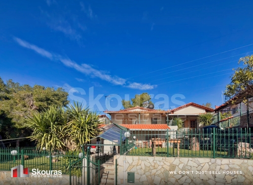 House in Agioi Theodoroi - view 1
