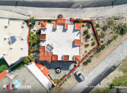 House in Isthmia - view 1
