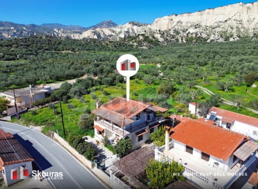 House in Mertikaiika - view 1