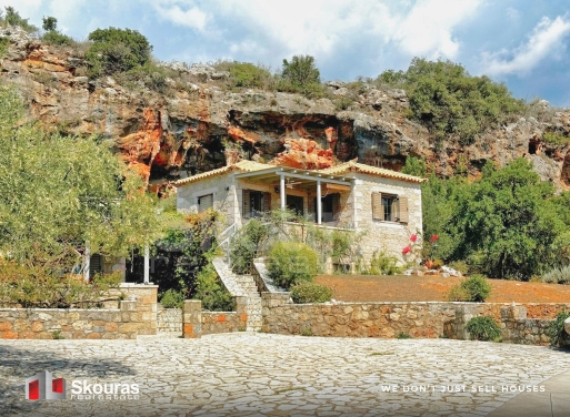 House in Lefktro - view 1