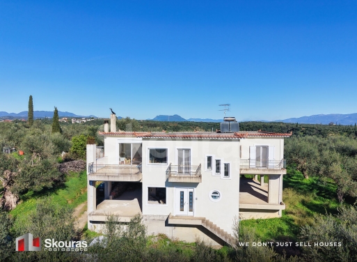 House in Avramio - view 1