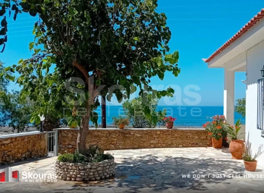 House in Agios Nikolaos - view 1