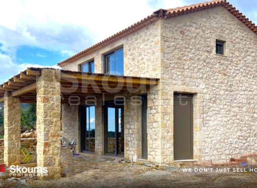 House in Agios Nikolaos - view 1