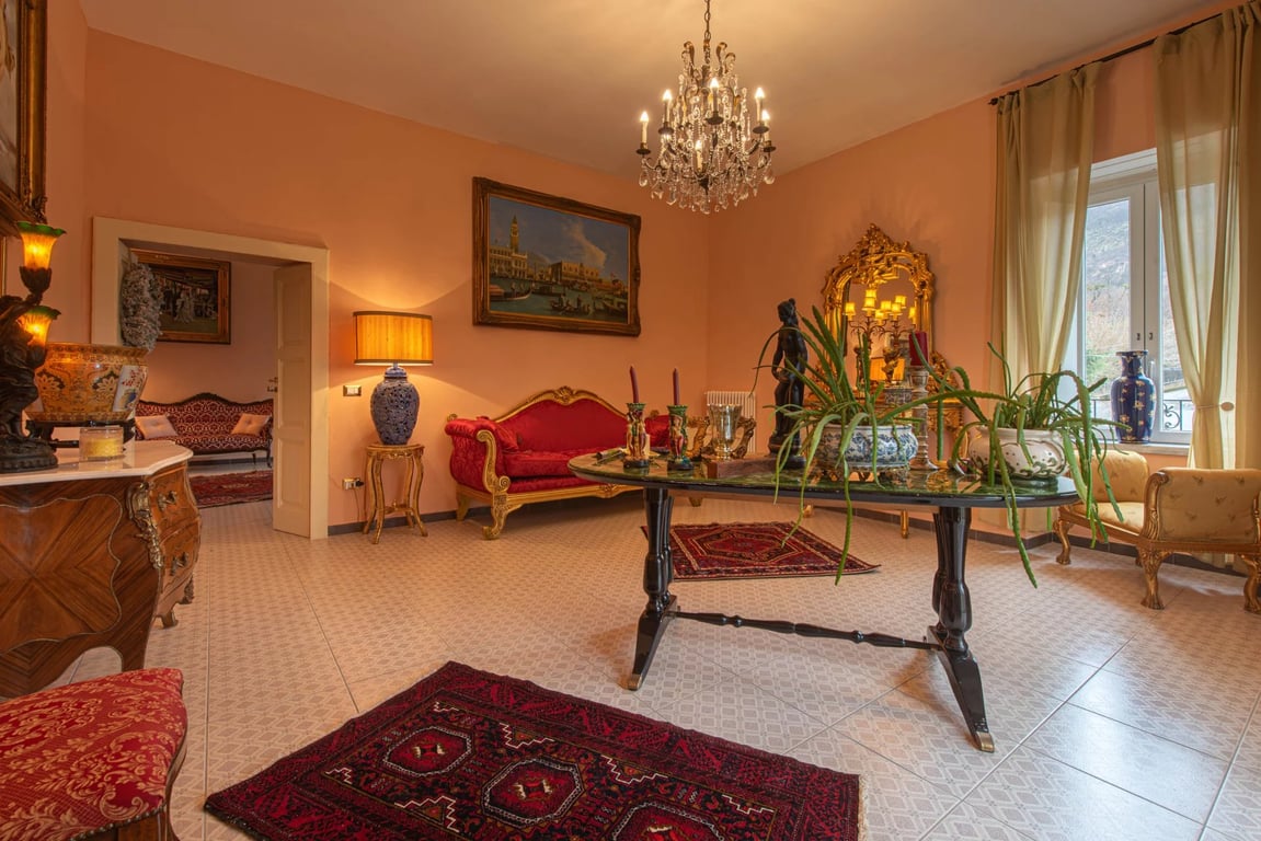 House in Ospedaletto d'Alpinolo - Image 3