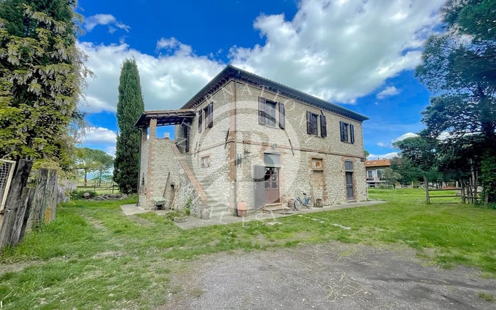 Villa in Castiglione del Lago - view 1