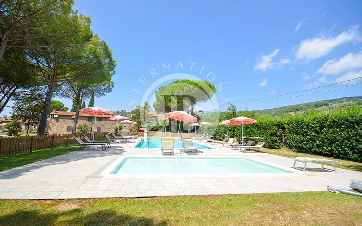 Villa in Tuoro sul Trasimeno - view 1