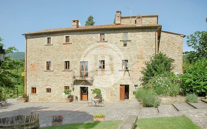 Villa in Tuoro sul Trasimeno - view 1