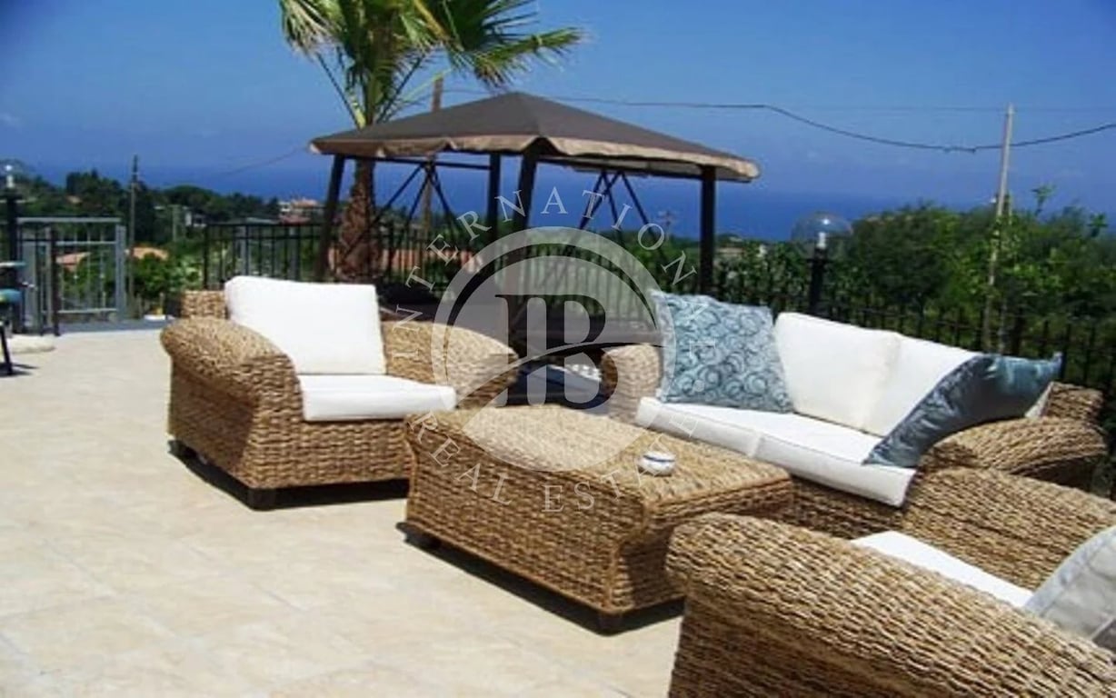 Villa in Tropea - Image 2