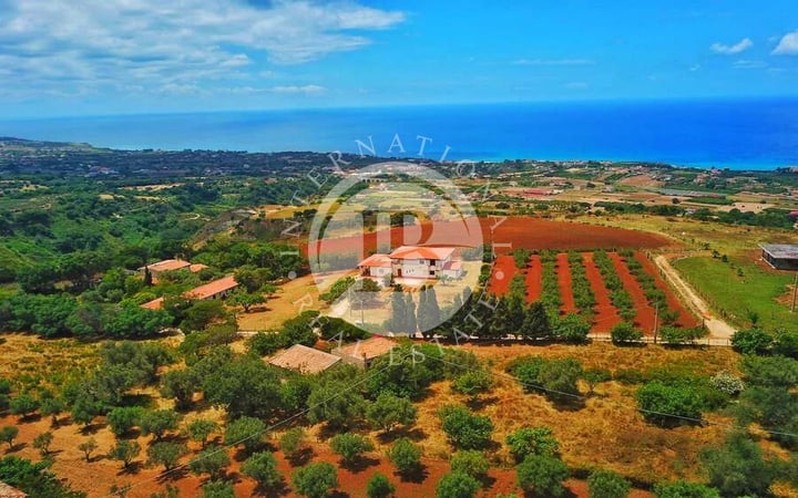 Villa in Ricadi - view 1