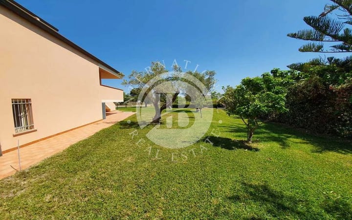 Villa in Ricadi - view 1