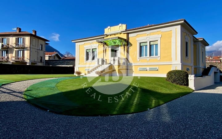 Villa in Verbano Cusio Ossola - view 1