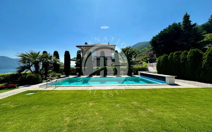 Villa in Oggebbio - view 1