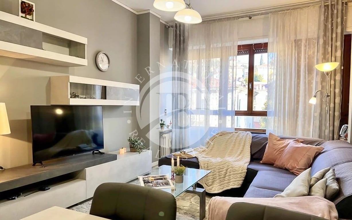 Apartment in Verona - Image 2