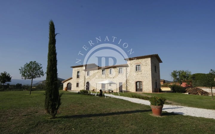 Villa in Monsummano Terme - view 1