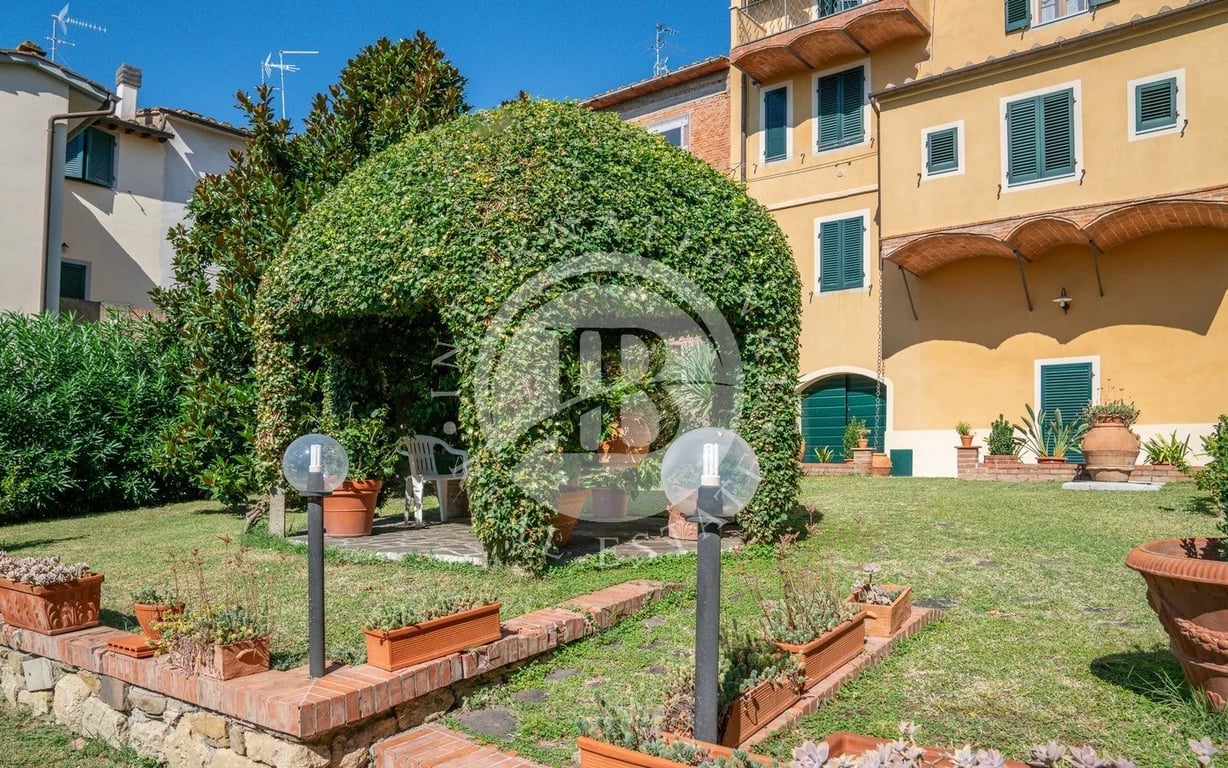 Apartment in Chianni - Image 2