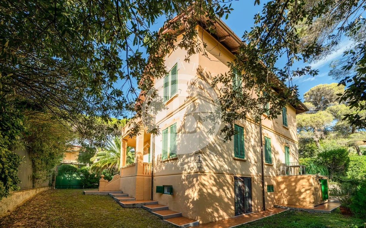 Villa in Quercianella - Image 2