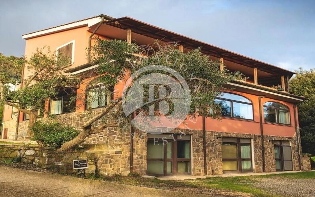 Villa in Riparbella - Image 3