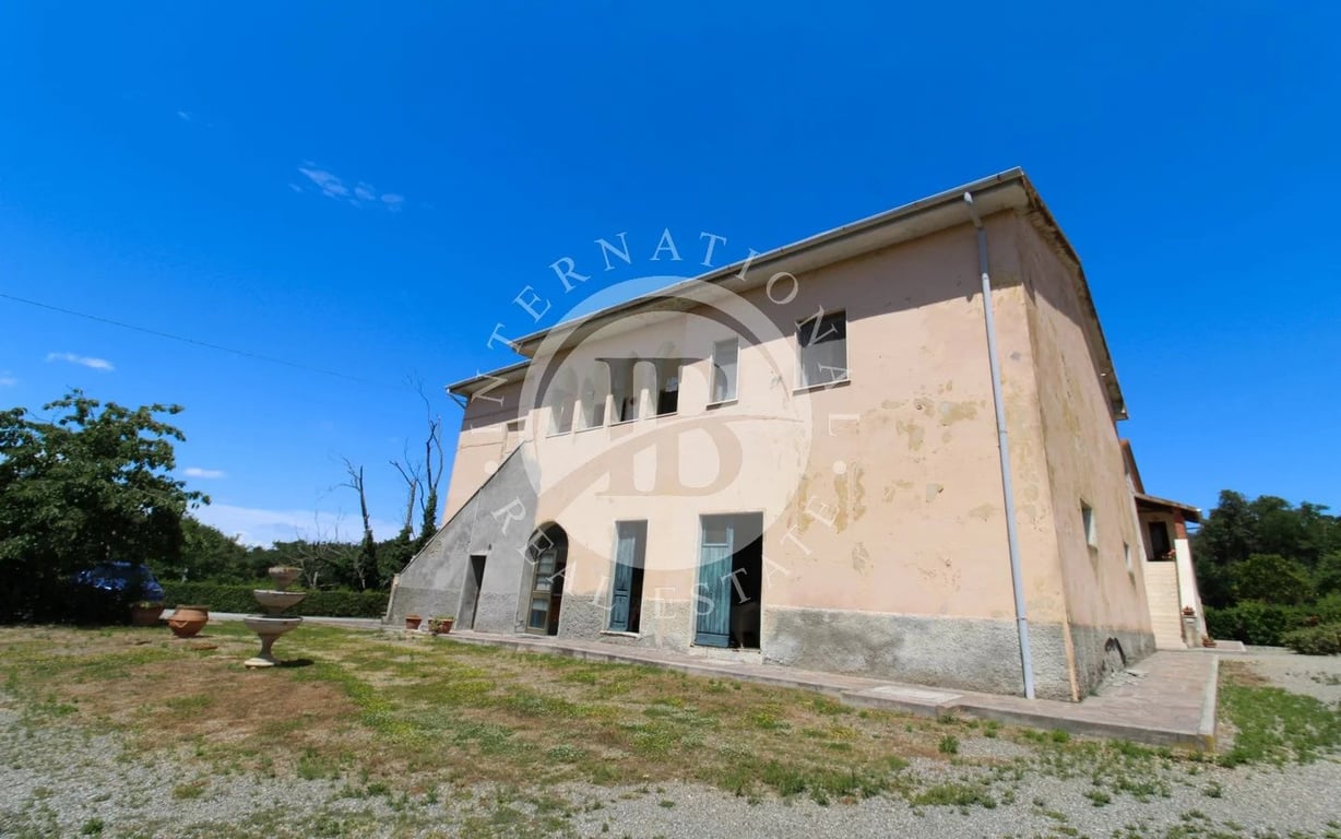 Villa in Montecatini Val di Cecina - Image 2