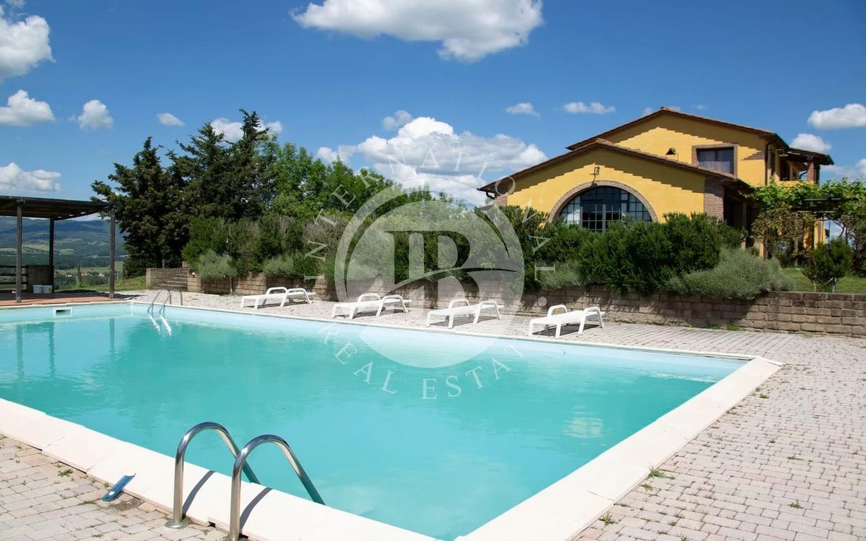 Villa in Guardistallo