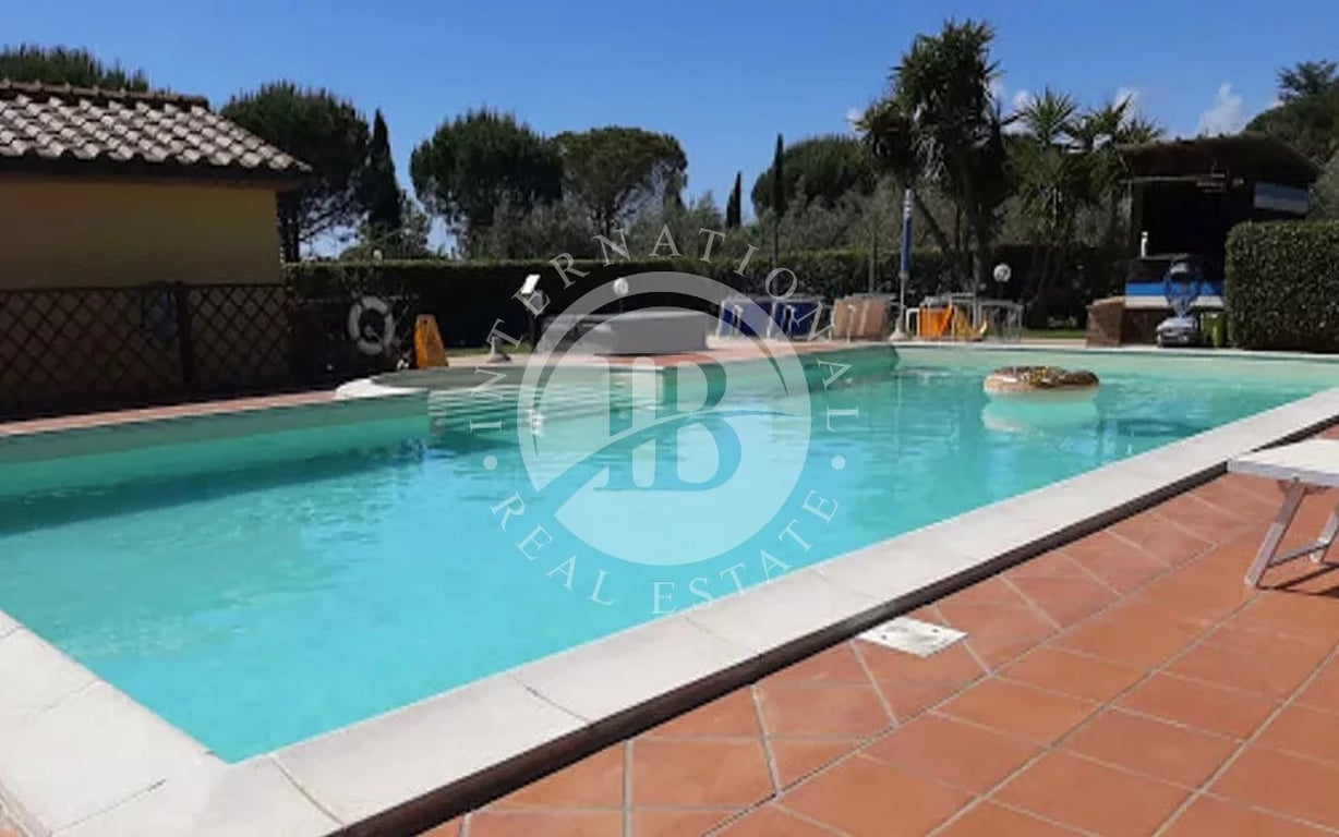 House in Cecina - Image 3