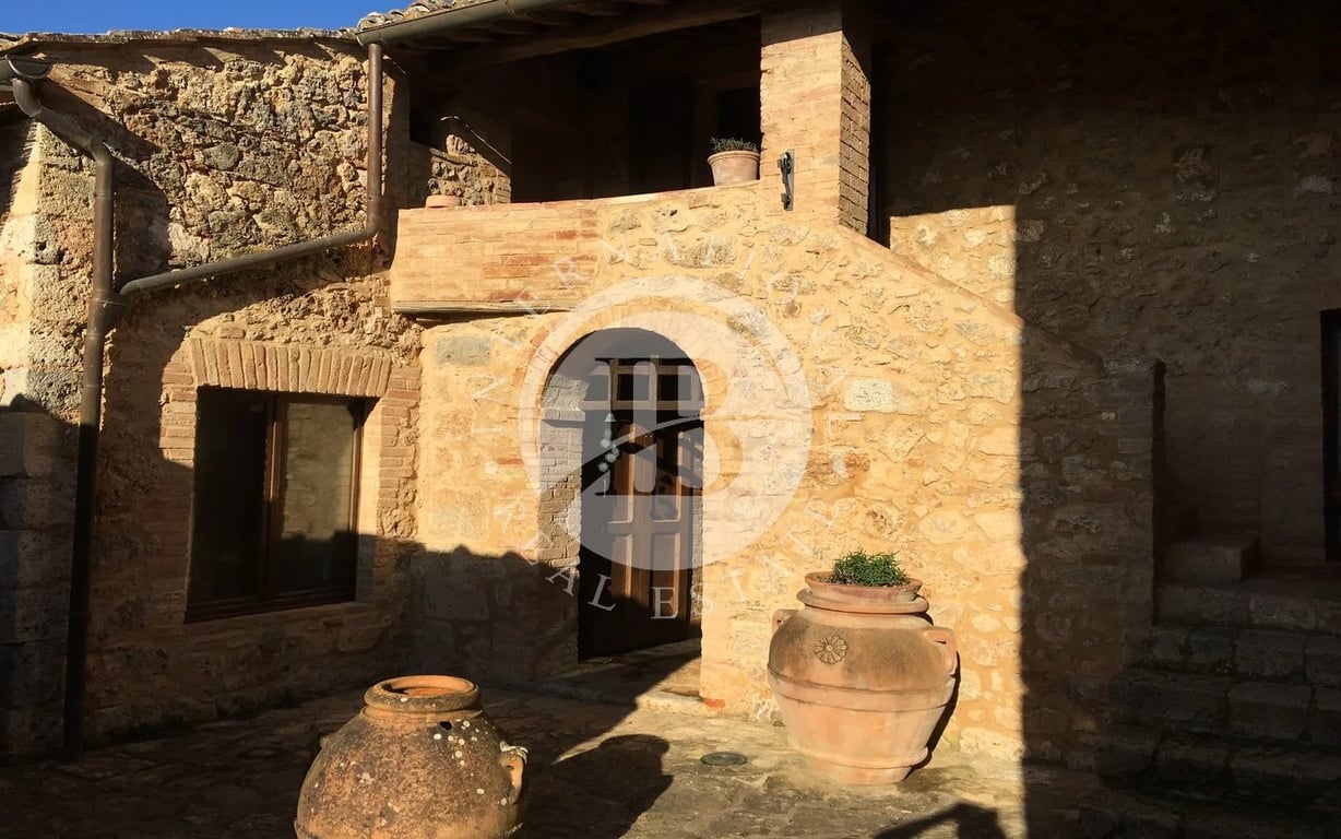 Villa in Sovicille - Image 2