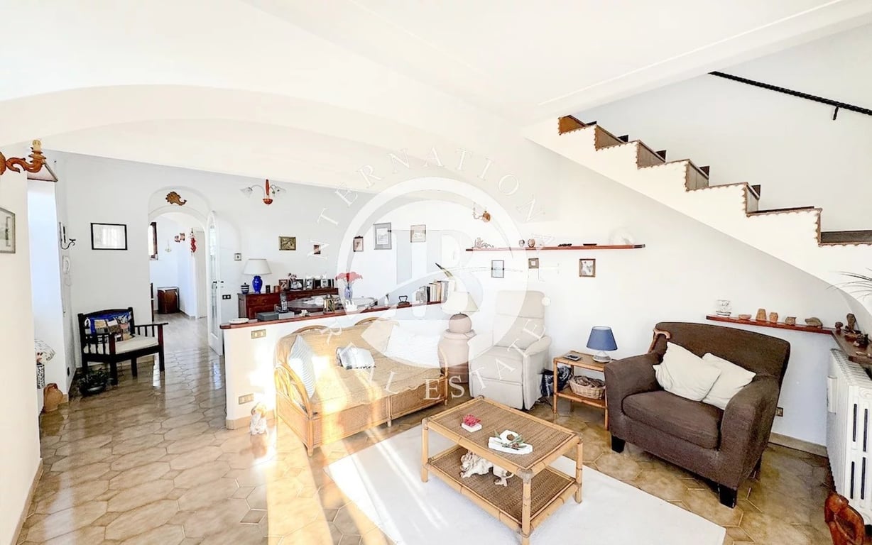 Villa in Anacapri - Image 2